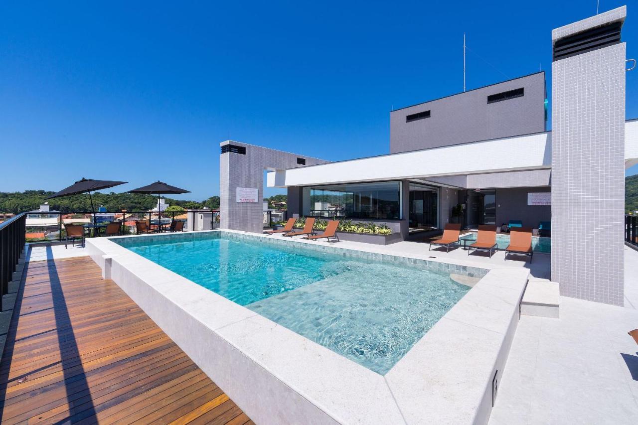 Adra 106 - Apartamento No Centro De Bombinhas - Rooftop Com Piscina E Academia - A Poucos Metros Da Praia - Exteriör bild